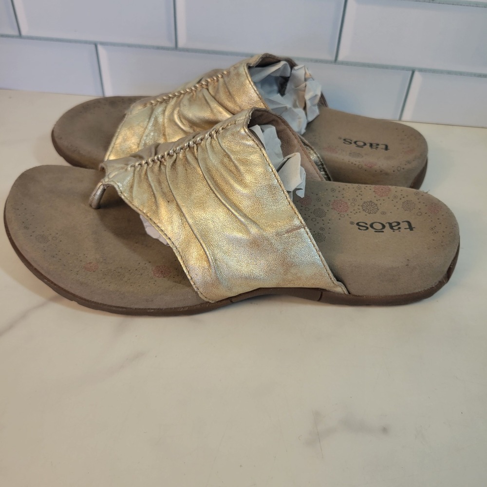 Taos Gift 2 Metallic Gold Leather Slide Sandals Womens 6 EU 37 Ruched Thong